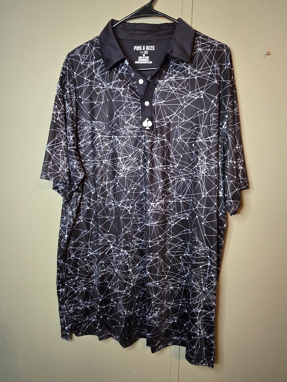 Pins & Aces Men's Black Geometric-Print Polo